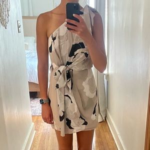 Tie front One Shoulder Dress in taupe/multi